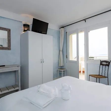 Cap Negre Szálloda 3*